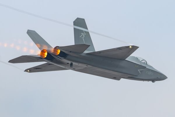 j 35 china