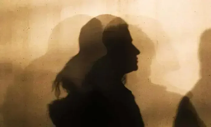 Three Suspects Sent to Judicial Custody in Foreign Woman Abduction and Rape Case Police escort three suspects during court proceedings in the alleged abduction and rape case involving a foreign woman.
