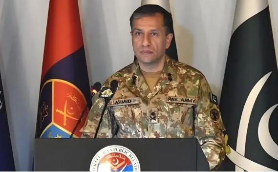 Good Governance Is Essential for Pakistan's Security, Says DG ISPR DG ISPR Lieutenant General Ahmed Sharif Chaudhry addressing an audience during an event on national security and governance.