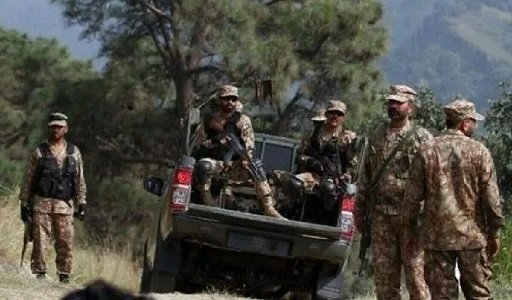 Security Forces Kill Four Terrorists, Foil Suicide Attack in South Waziristan: ISPR Pakistani security personnel guarding a checkpost in South Waziristan following a successful operation that foiled a suicide terrorist attack