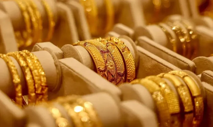Gold and silver price rates in Pakistan as gold prices decline and silver remains stable