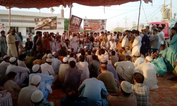Protesters gather in Manghopir Karachi demanding justice for Rosham Hussain