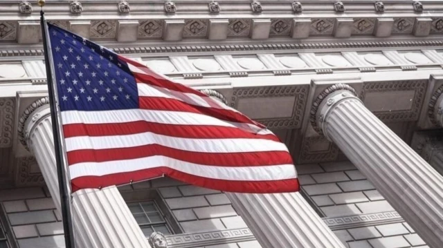 US Capitol building representing the United States as national debt surpasses the historic $40 trillion milestone.