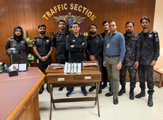 Karachi Airport Drug Smuggling Attempt Foiled, 580g Hashish Seized Pakistan Customs officials display hashish allegedly seized from luggage at Jinnah International Airport Karachi