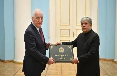 Pakistan’s first ambassador to Armenia Shafqat Ali Khan presents credentials