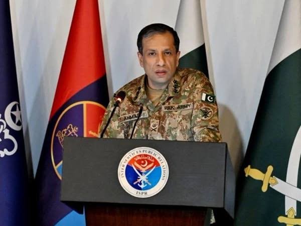 DG ISPR Lieutenant General Ahmed Sharif Chaudhry speaking about the Makkah Defence Agreement between Pakistan, Saudi Arabia and Türkiye.