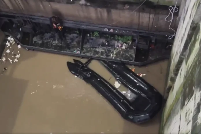 Hathnikund Barrage Army Accident: Two Para Commandos Missing Two Indian Army Para commandos missing after Hathnikund Barrage training boat accident in Yamunanagar